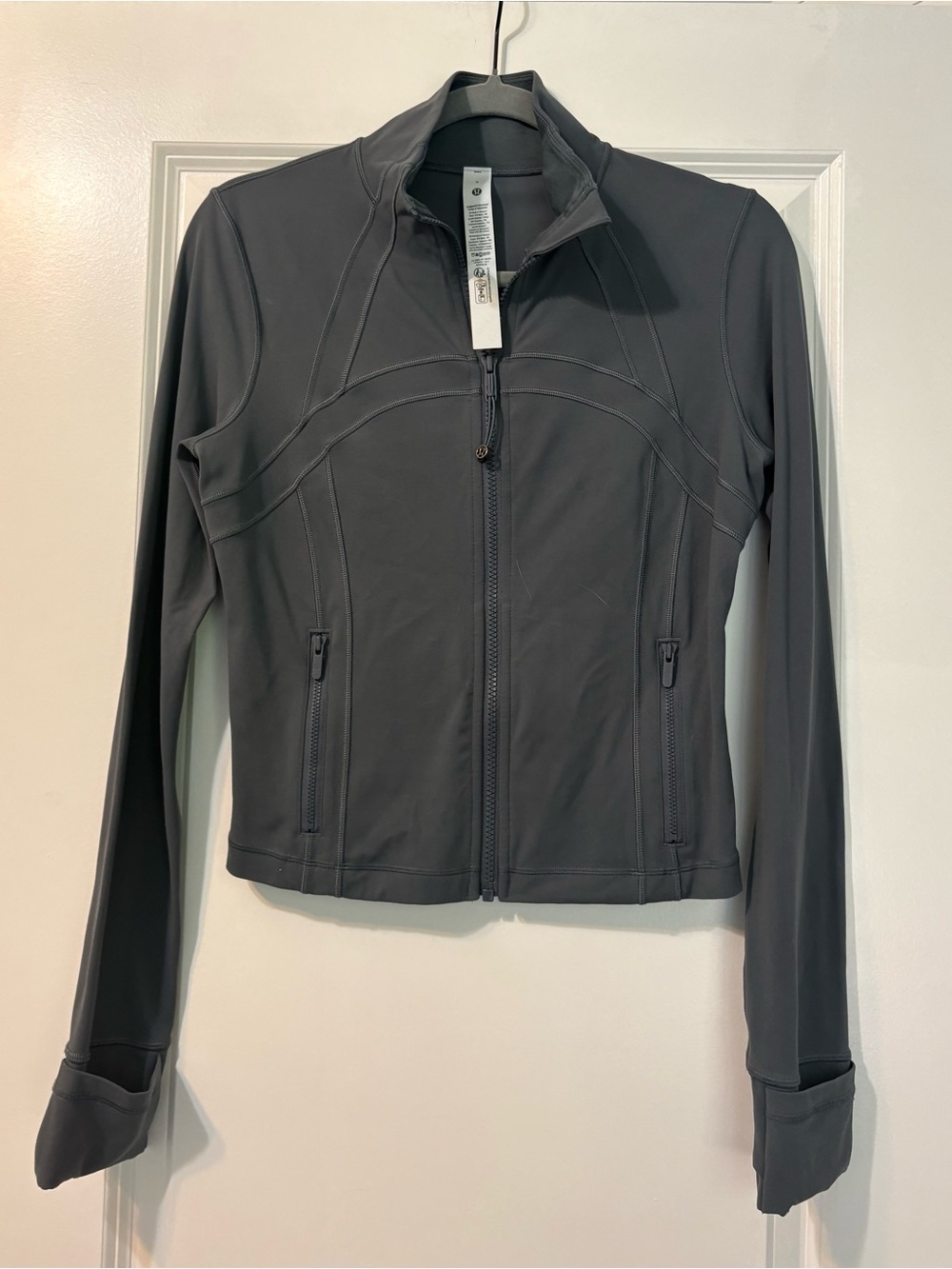 NWOT Women's Lululemon Athletica Slate Gray Define Jacket Nulu
Size 8 - Picture 3 of 9